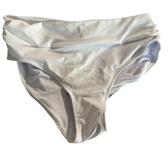 White Bikini Swimwear with Classic Cut - Picture 1 of 3